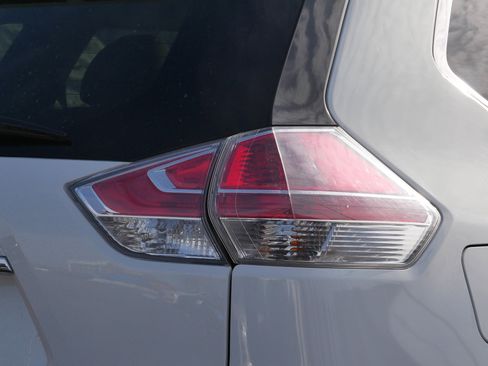 Used 2014 Nissan Rogue SV w/ SV Premium Package image 17