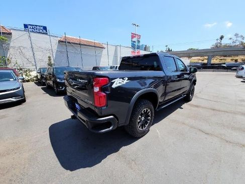 Used 2022 Chevrolet Silverado 1500 ZR2 w/ Technology Package AWD/4WD image 8