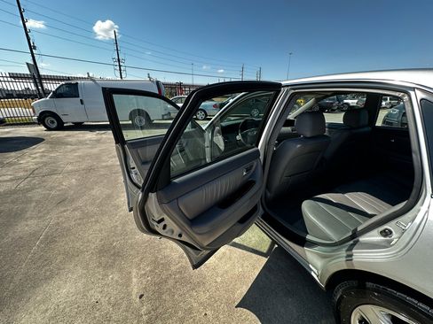 Used 2003 Toyota Avalon XLS image 49