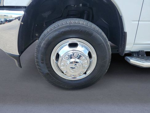Used 2024 RAM 3500 Big Horn AWD/4WD image 9