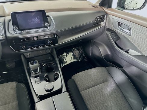 Used 2022 Nissan Rogue SV image 19