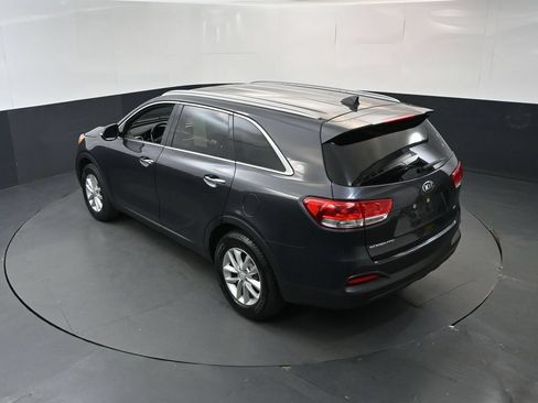 Used 2017 Kia Sorento FWD w/ LX Convenience Package image 31