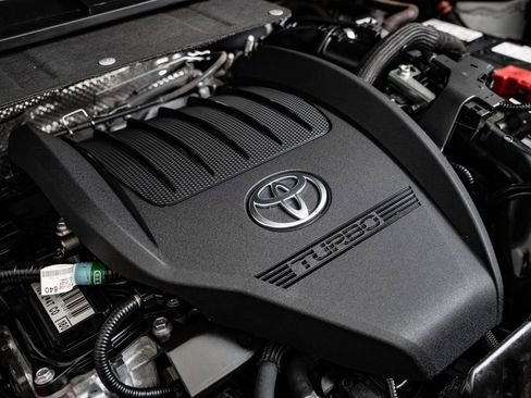 Used 2023 Toyota Highlander XLE AWD/4WD image 49