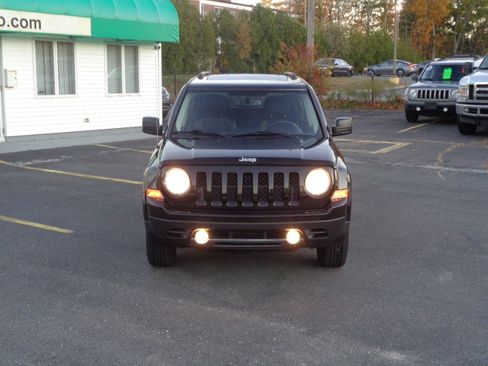 Used 2017 Jeep Patriot High Altitude image 11