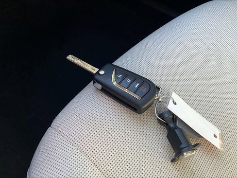 Used 2022 Toyota Corolla LE image 14