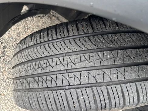 Used 2023 Volkswagen Tiguan SEL R-Line image 38