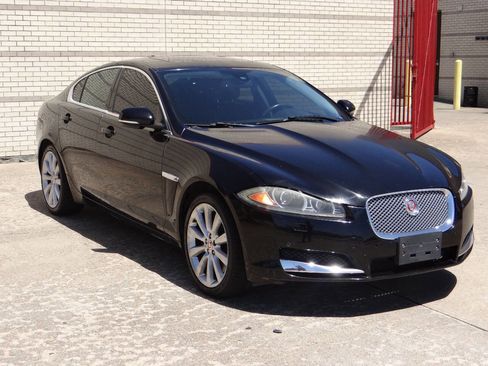 Used 2015 Jaguar XF Portfolio image 1