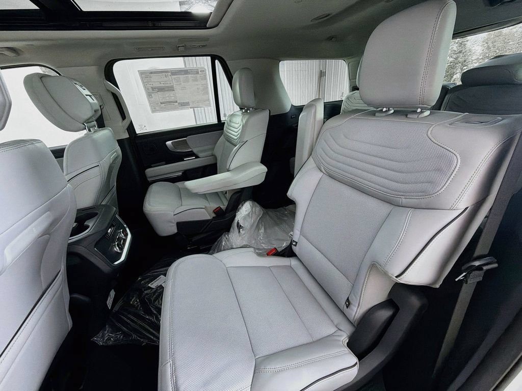 New 2027 Ford Expedition Platinum w/ Platinum Ultimate Package AWD/4WD image 20