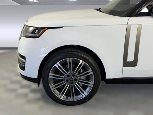 Used 2025 Land Rover Range Rover SE AWD/4WD image 11