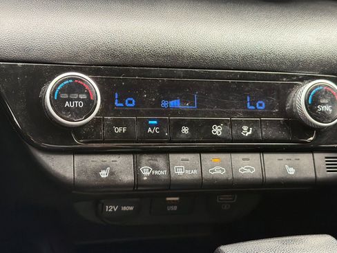 Used 2022 Hyundai Elantra Blue image 19