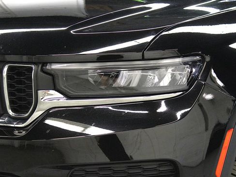 Certified 2025 Jeep Grand Cherokee Laredo X w/ Luxury Tech Group I AWD/4WD image 38