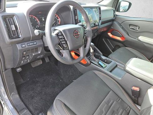 Used 2025 Nissan Frontier PRO-4X image 8
