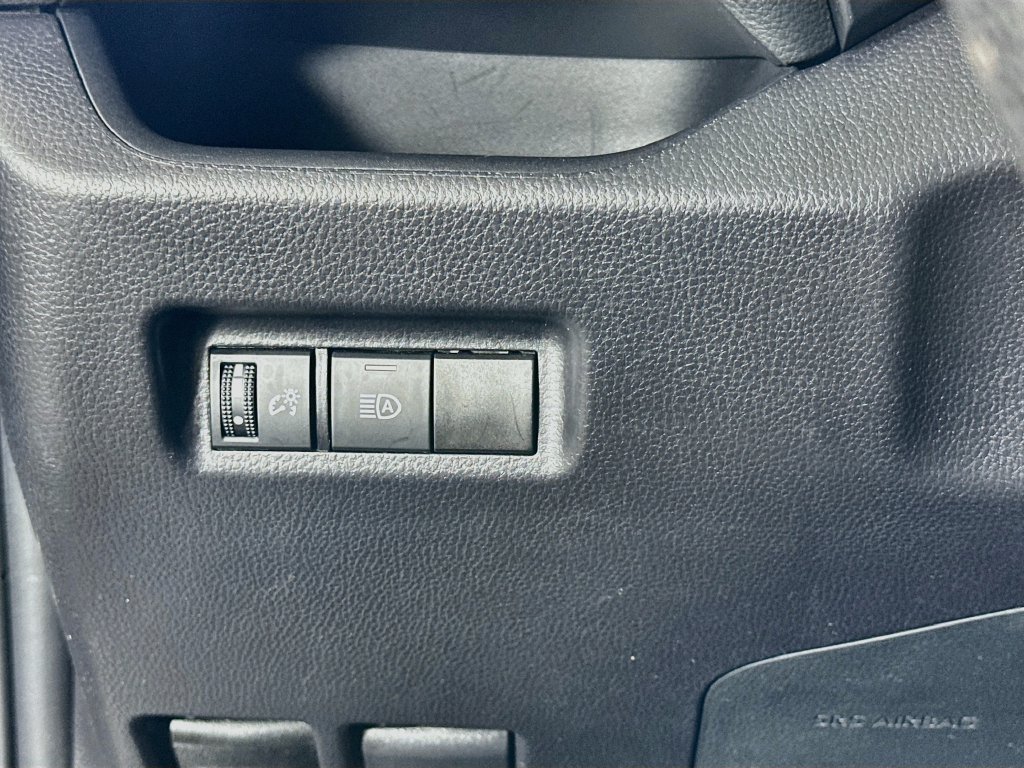 Used 2025 Toyota RAV4 XLE FWD image 10
