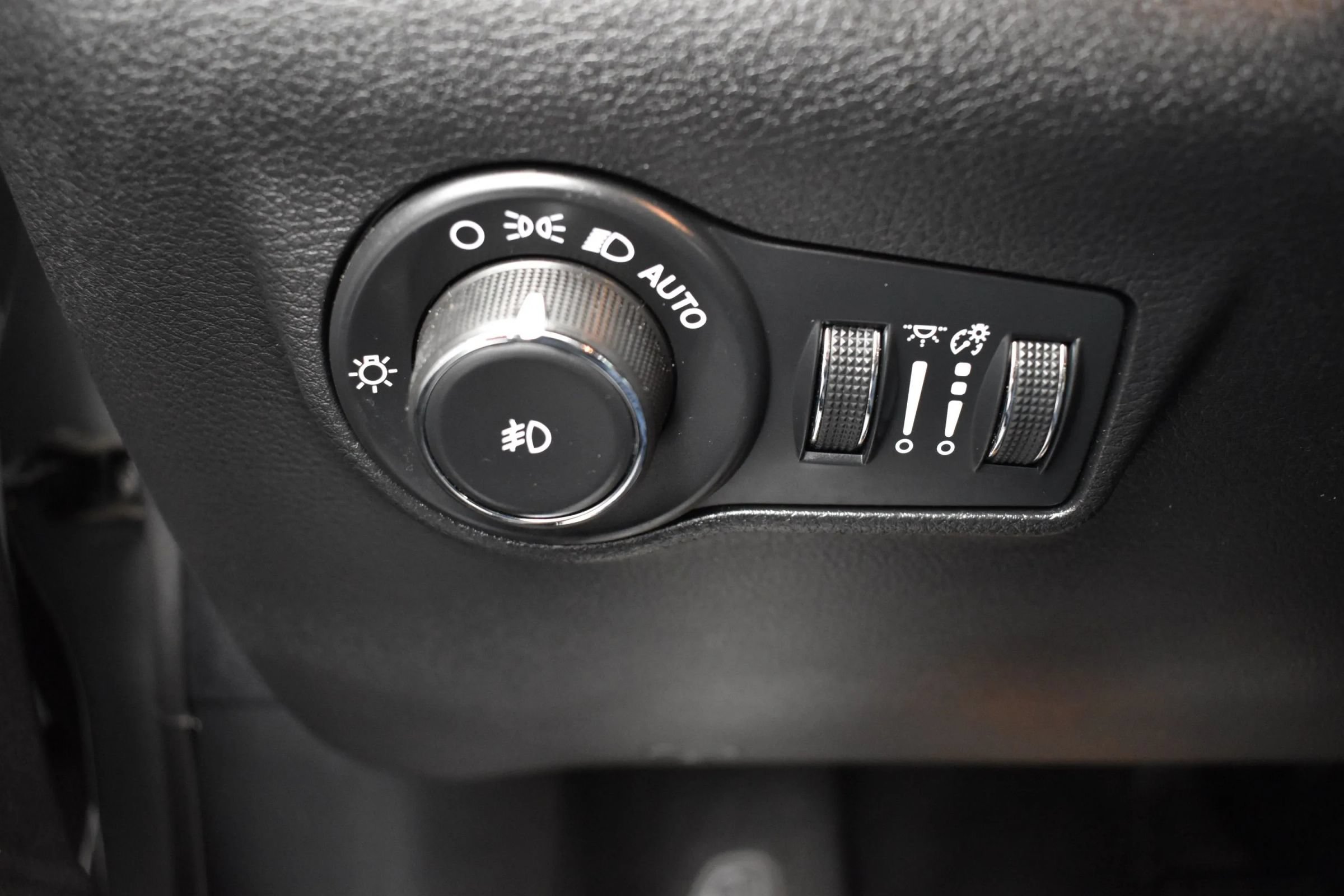 Used 2025 Jeep Compass Limited AWD/4WD image 22