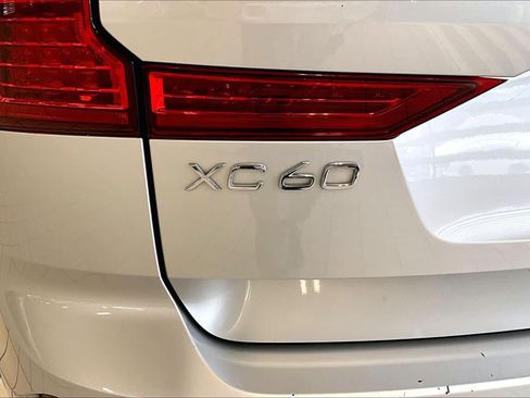 Used 2019 Volvo XC60 T6 Momentum w/ Advanced Package AWD/4WD image 31