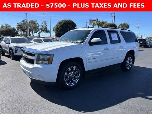 Used 2007 Chevrolet Suburban LT w/ LT Preferred Equipment Group image 3