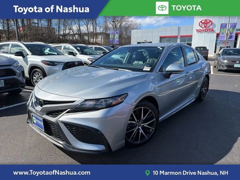 Used 2023 Toyota Camry SE w/ Cold Weather Package image 1