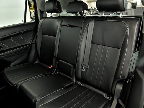 Certified 2022 Volkswagen Tiguan SE image 13