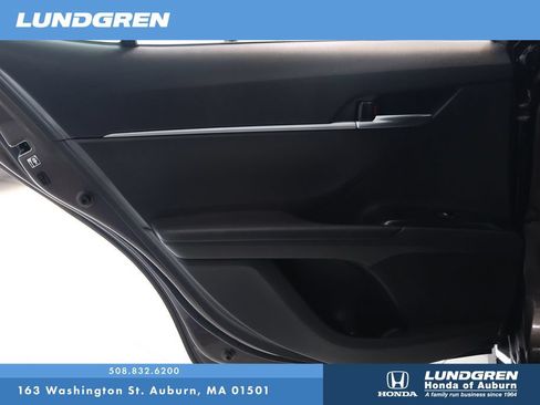 Used 2019 Toyota Camry LE FWD image 13