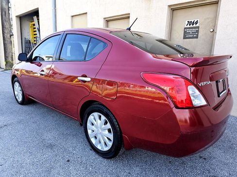 Used 2013 Nissan Versa SV image 12