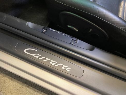 Used 2004 Porsche 911 Carrera RWD image 22