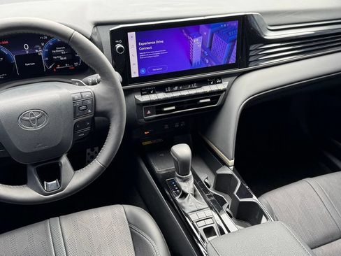 Used 2025 Toyota Camry XSE FWD image 26