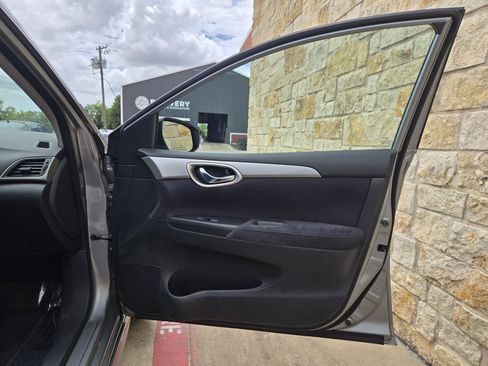 Used 2013 Nissan Sentra SR FWD image 8