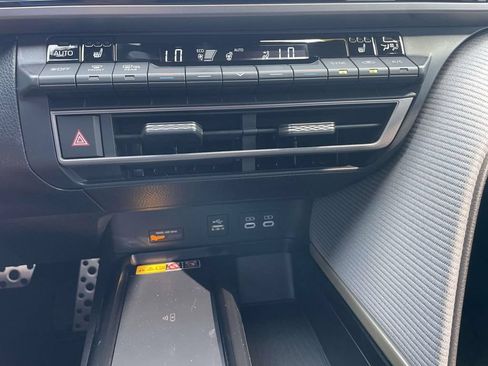 Used 2025 Toyota Camry SE w/ Multimedia Upgrade Package FWD image 30