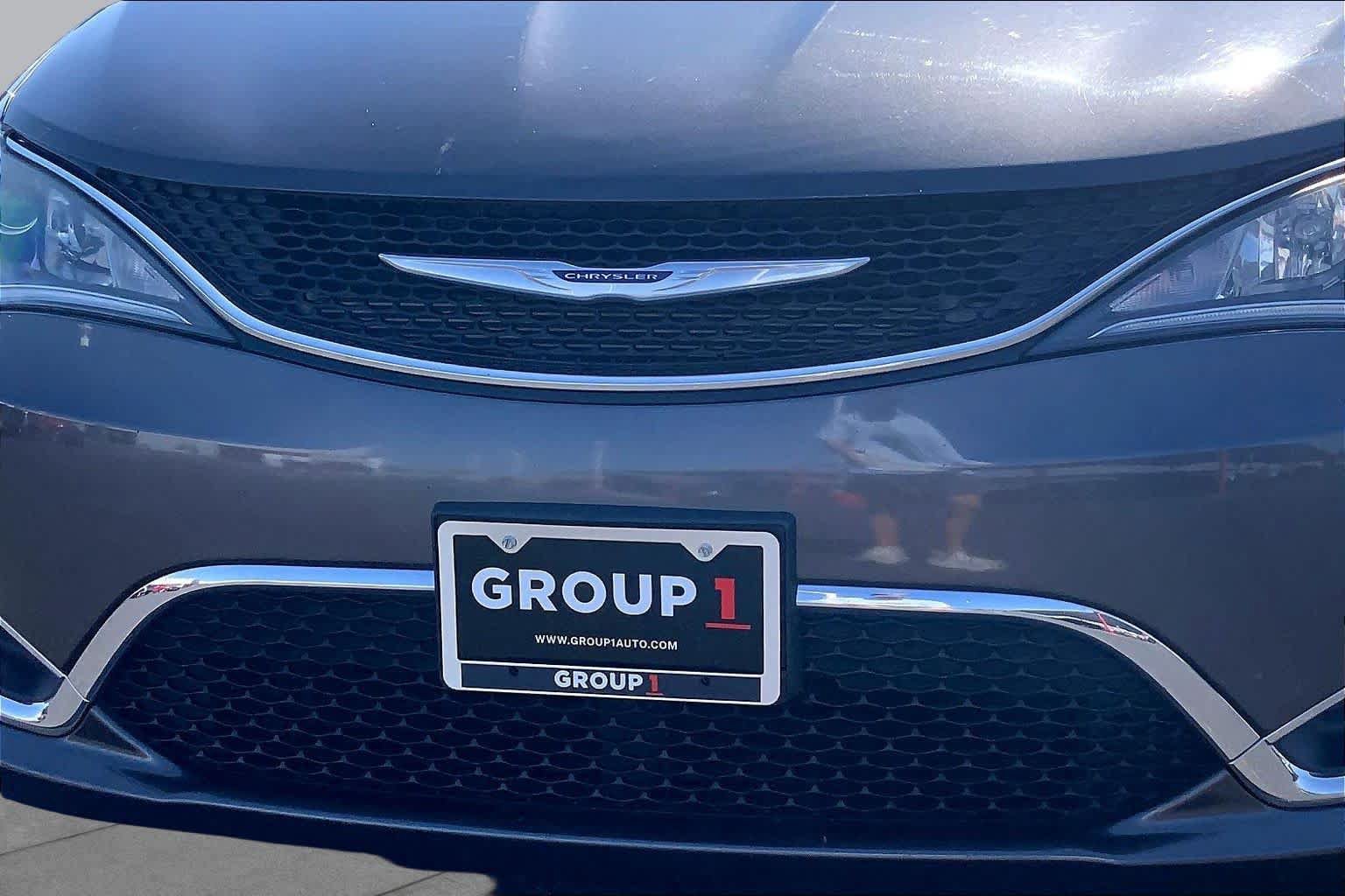 Used 2020 Chrysler Pacifica Limited FWD image 30