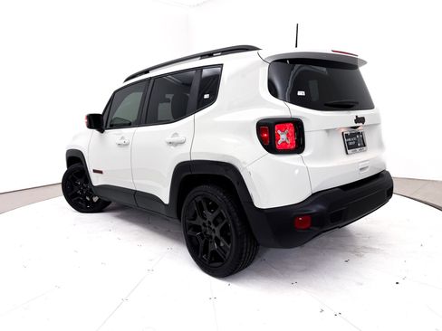 Used 2020 Jeep Renegade Latitude FWD image 2