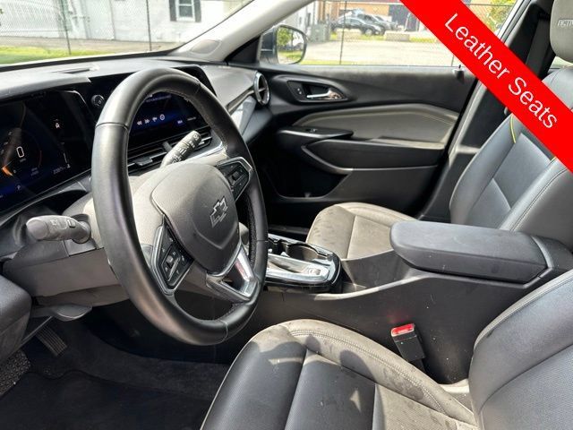 Used 2025 Chevrolet Trax ACTIV FWD image 7
