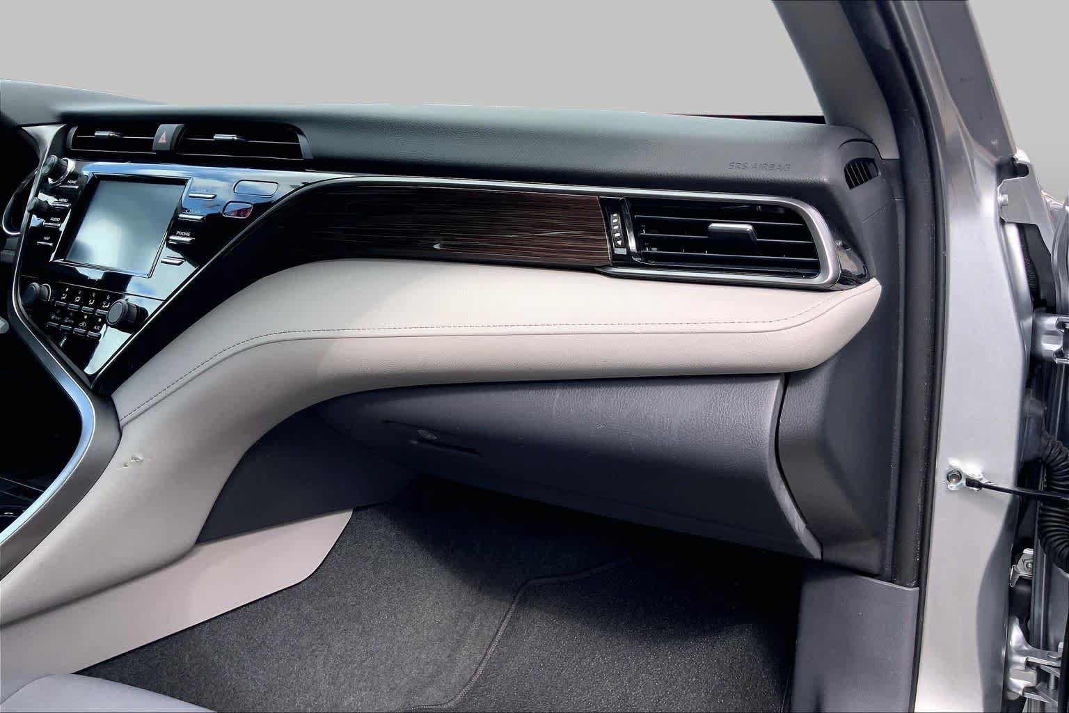 Used 2020 Toyota Camry LE FWD image 19