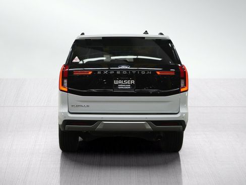 Used 2025 Ford Expedition Platinum AWD/4WD image 6
