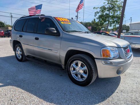 Used 2006 GMC Envoy SLE w/ Sle Preferred Equipment Group RWD image 3