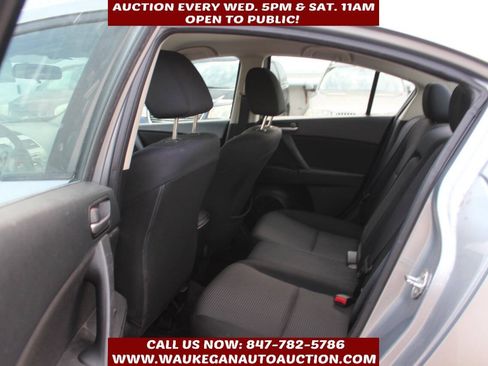 Used 2012 MAZDA MAZDA3 i Touring FWD image 7