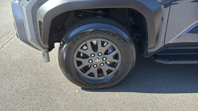 Certified 2025 Toyota 4Runner SR5 AWD/4WD image 8