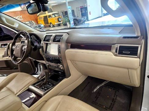 Used 2019 Lexus GX 460 Luxury image 8