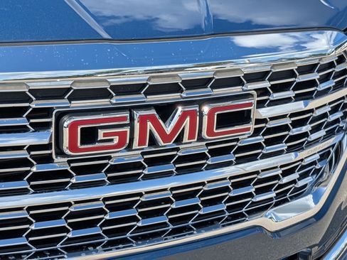 Used 2024 GMC Terrain Denali image 11