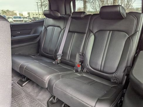 Used 2023 Jeep Wagoneer Series III w/ Preferred Equipment Group image 13