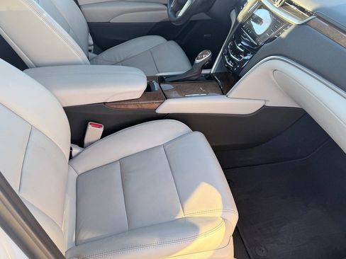 Used 2019 Cadillac XTS Luxury image 20