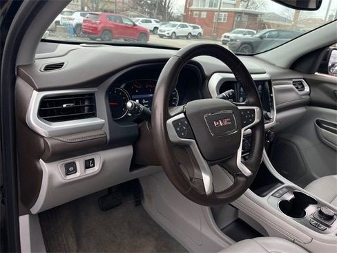 Used 2023 GMC Acadia SLT image 9