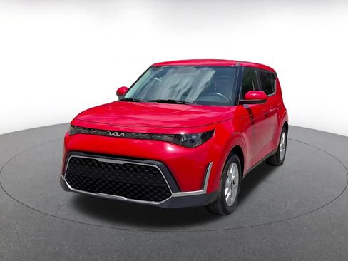 Used 2025 Kia Soul LX w/ LX Technology Package FWD image 7