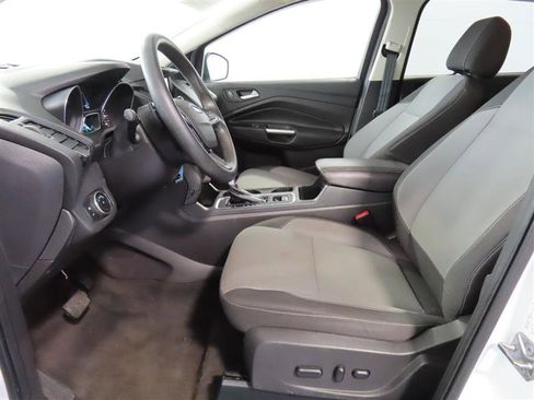 Used 2017 Ford Escape SE w/ Equipment Group 201A FWD image 18