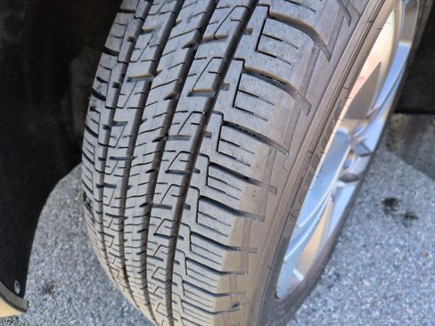 Used 2019 GMC Terrain SLT w/ Preferred Package image 12