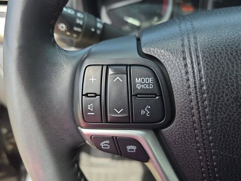 Used 2016 Toyota Highlander Limited AWD/4WD image 13