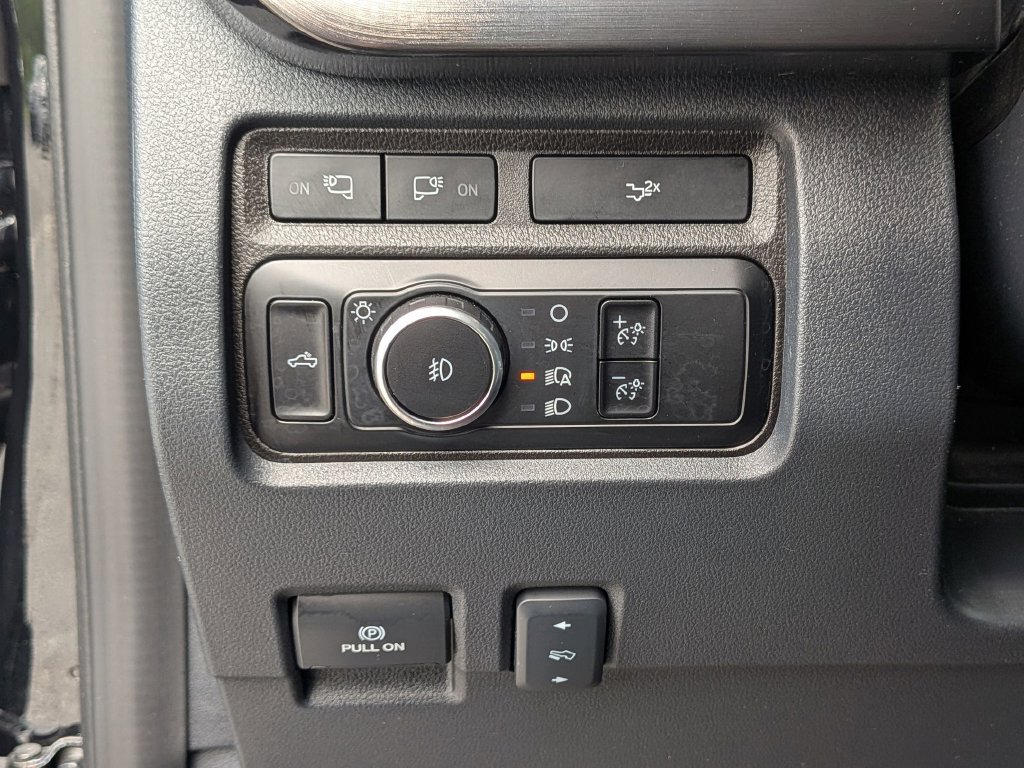 Used 2024 Ford F350 Lariat w/ Sport Appearance Package AWD/4WD image 18
