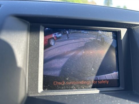 Used 2012 Toyota Highlander 4WD w/ Tech Pkg image 14