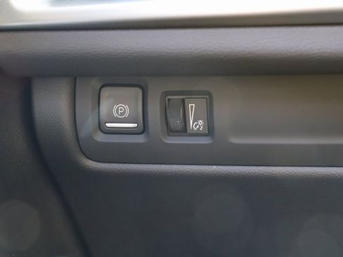 Used 2024 Cadillac XT4 Luxury w/ Cold Weather Package image 35