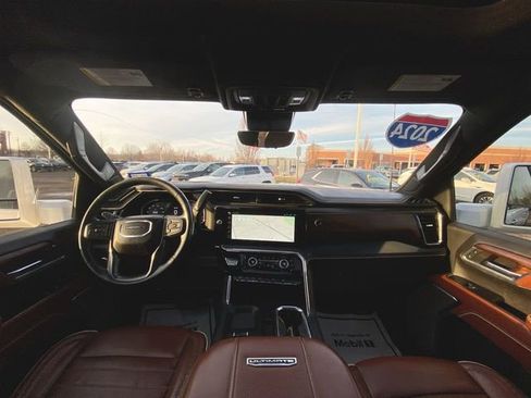 Used 2024 GMC Sierra 3500 Denali Ultimate image 21