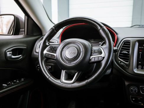 Used 2019 Jeep Compass Trailhawk image 30